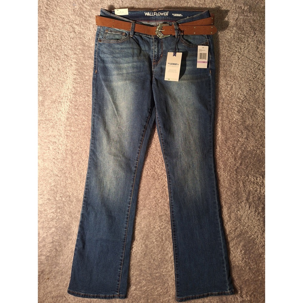 Wallflower Legendary Fit Slim Bootcut Jeans Size 11/30 with Belt New, Whimsical